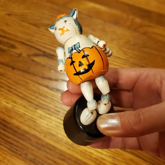 Wooden push puppet - Picture 2 of 2